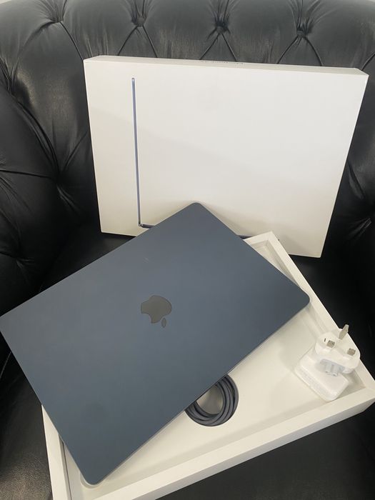 MacBook Air M4 15-inch/ 256 Gb / Midnight