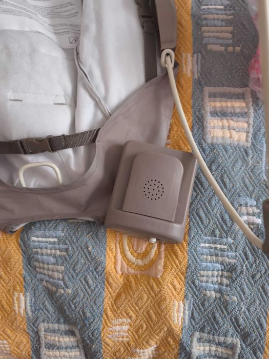 Бебешки музикален и вибриращ шезлонг