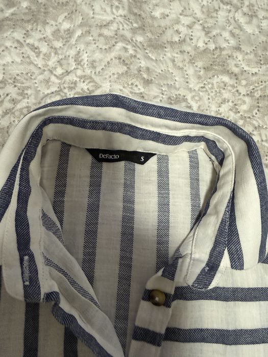 Cămașă damă DeFacto S alb crem cu dungi bleumarin elegant casual