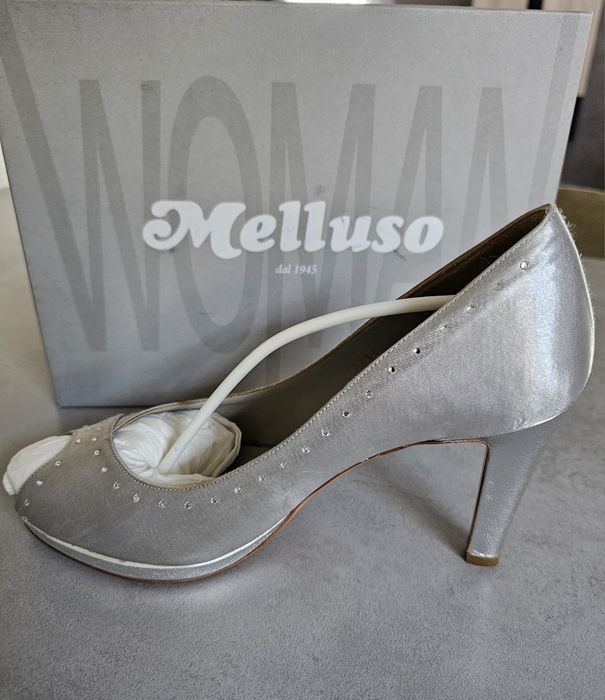 Pantofi noi eleganți  italienesti piele Melusso nr 39, 500 lei
