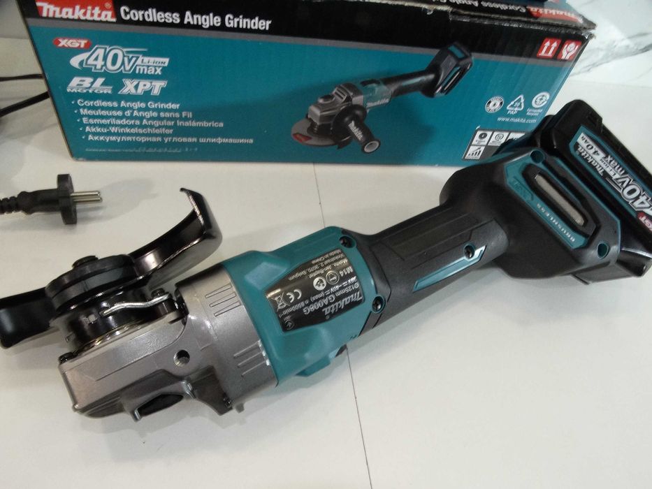 Makita GA 008 / XGT / 40 V / 2 x 4.0 Ah - Акумулаторен ъглошлайф