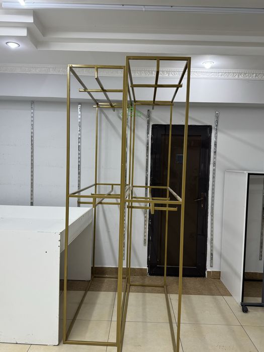 Продаются оборудование  для магазина