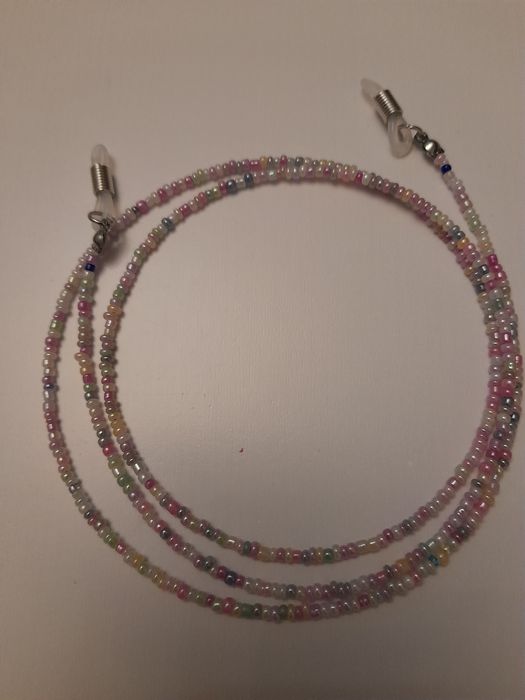 Елегантни верижки за очила