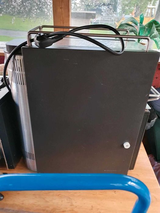 Неутрално оборудване , алпака мивки , маси , охладител  WMF за мляко