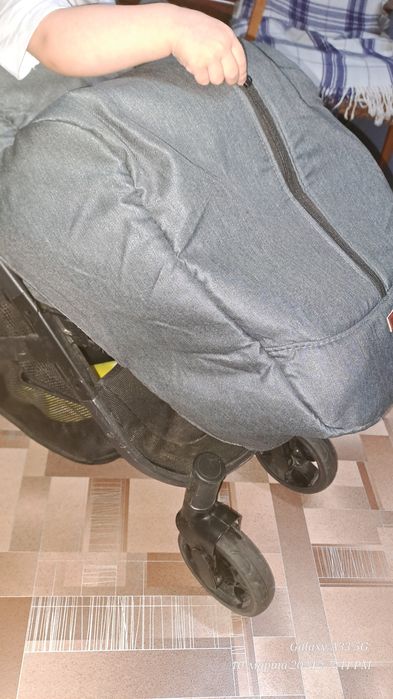 Продам коляску для девочки