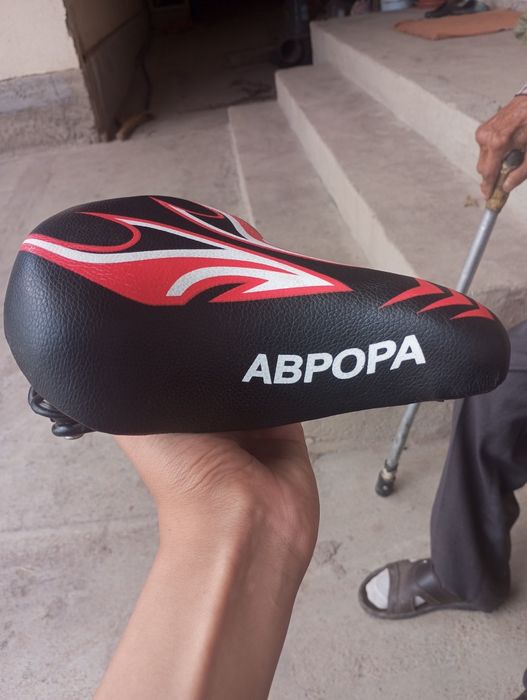 Velosiped uchun sideniya.