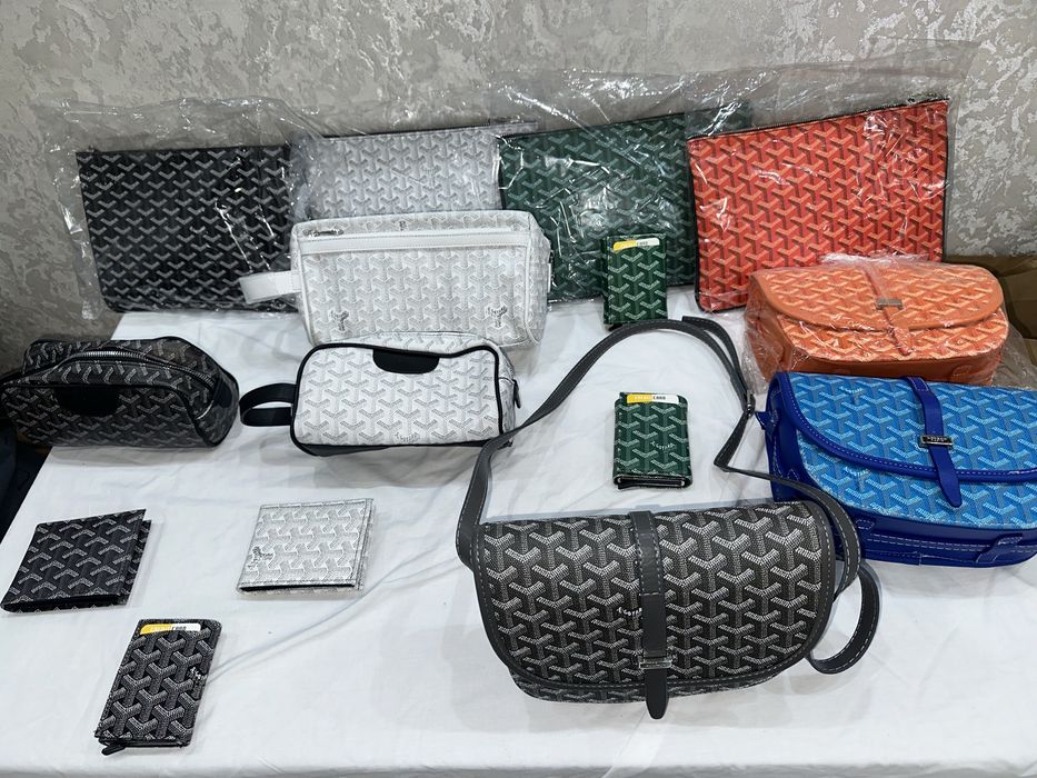 Goyard  чанти цветни  нови 60лв/30€