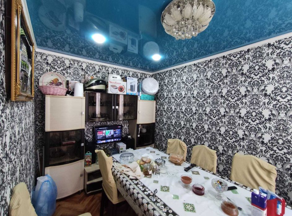 Продам 4-х комн. ул. Строителей, 4