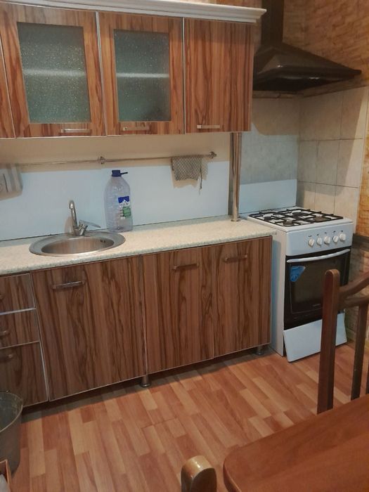 Nihol kafeda tarafda,3 xonalik kvartira qizlarga ijaraga beriladi