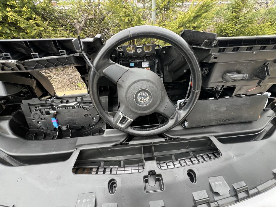 Vând planșă bord VW Golf 6 model 2010 Mk 6 cu toate aerbagurile