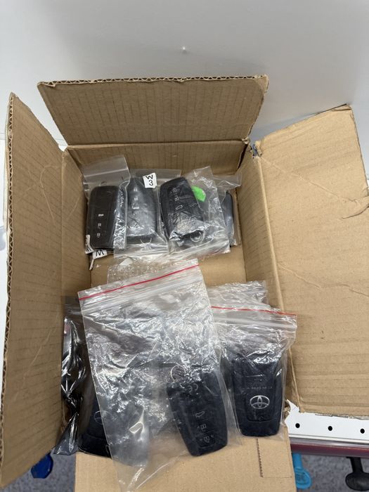 Оригинал ключи камри 70