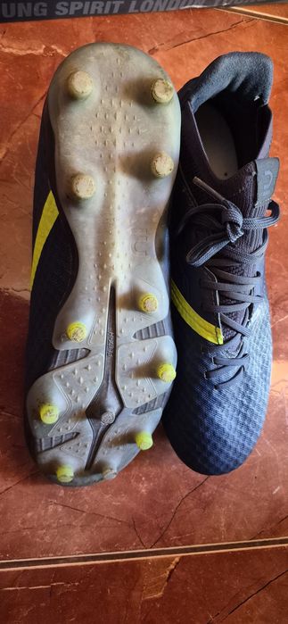 Adidași crampoane