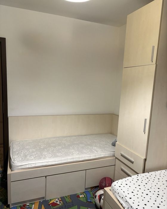 Mobilier cu 2 paturi 190/90 si 180/80 pentru camera de copii