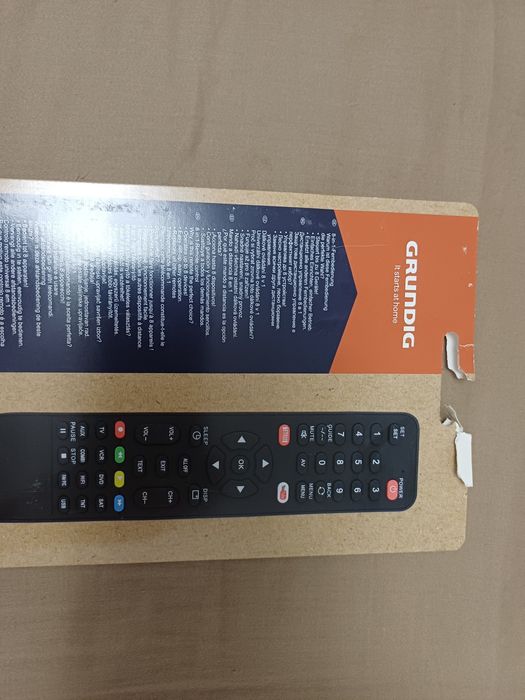 Telecomanda universala noua. Pentru tv, sisteme audio etc
Are si fisa