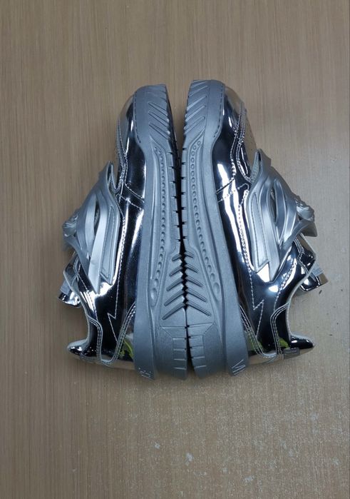 Adidasi Versace Odiseea