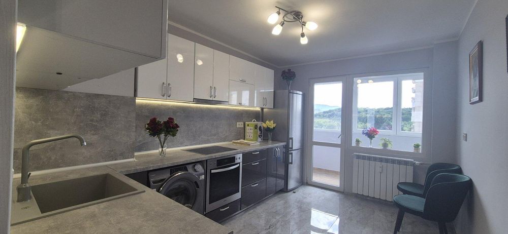 Дава се под наем Четиристаен апартамент в София, Красна поляна 2 - 96 кв.м за 750 € - Снимка #2