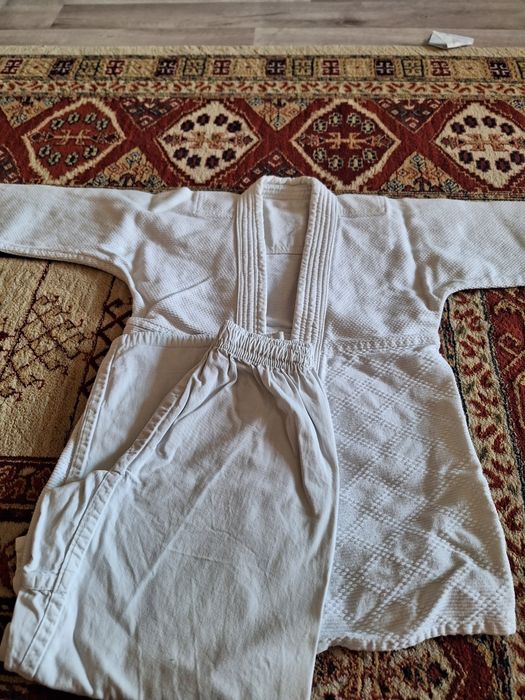Продам кимоно для джиоджитсу!