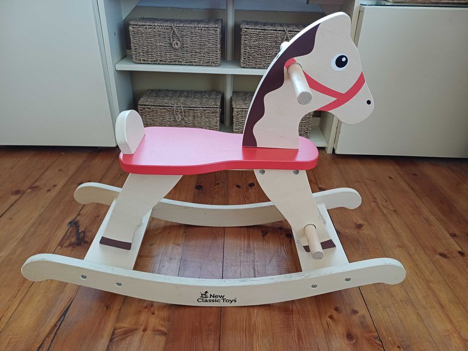 Дървено люлеещо конче