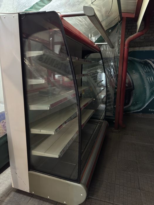 Професионална хладилна витрина Наги + агрегат | За магазин / месарница