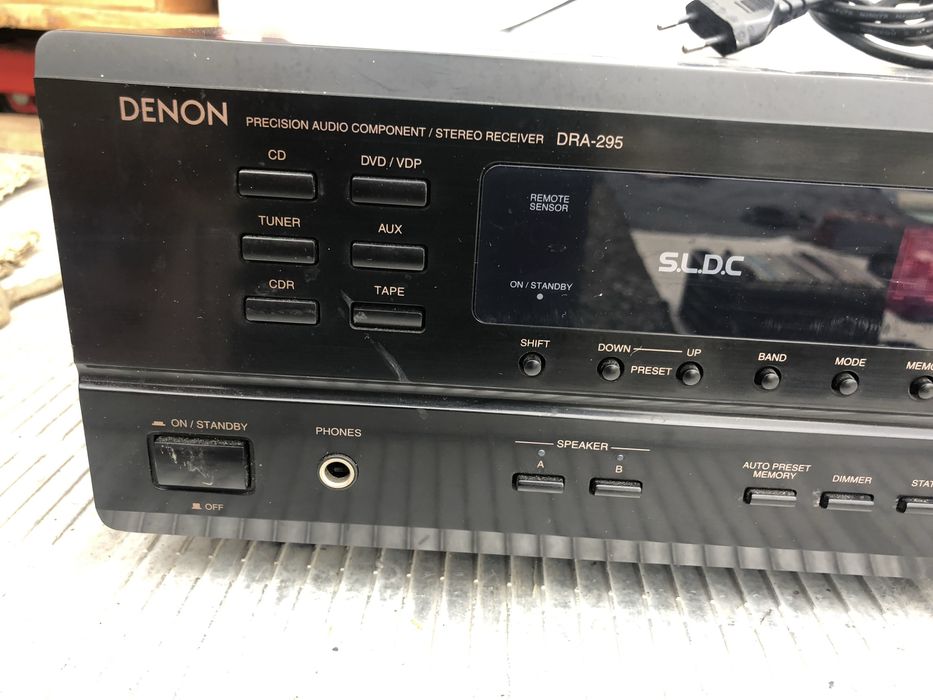 De vanzare amplificator Denon de 150w
