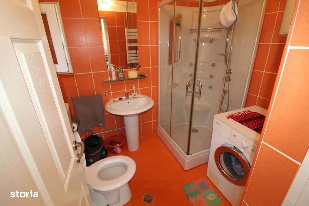 Vând casă P+E în Hunedoara, zona Chizid, teren 713mp, f.s. 17m