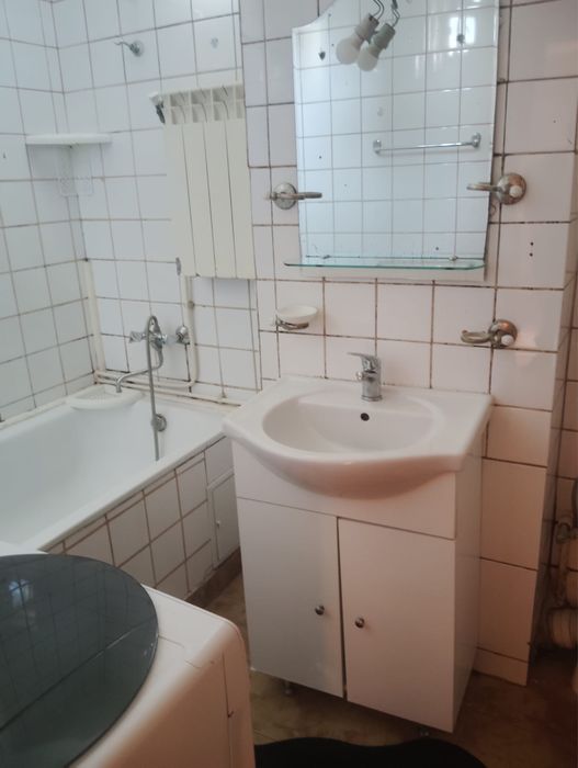 Apartament de inchiriat! Liber