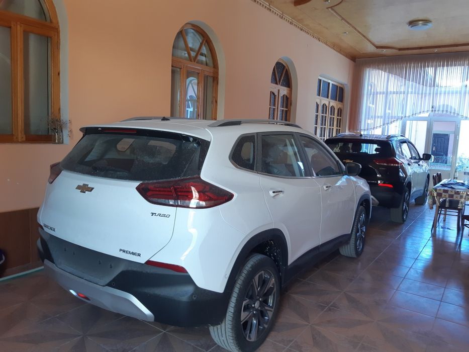 TRACKER prmier 2 oq qora 2