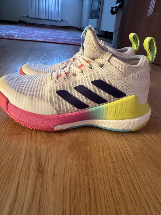 Продаю кроссовки adidas crazy flight