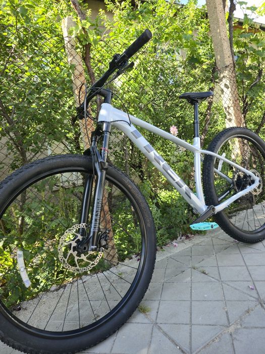 Trek Procaliber 8 29 цола M размер 1х12 XT , Rockshox Recon 140mm Проходни оси Като нов