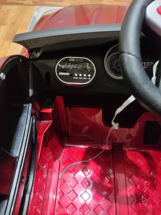 Детский автомобиль