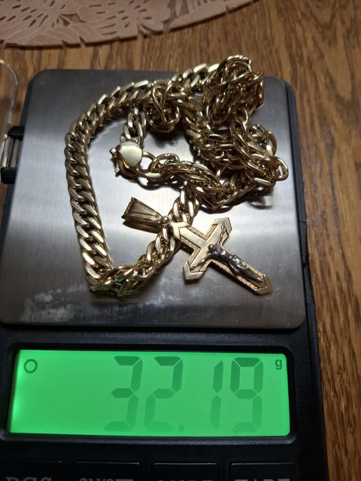 Продавам мъжки златен ланец  тип ПАНЦЕР  двулицев със кръст 32,20 гр 1