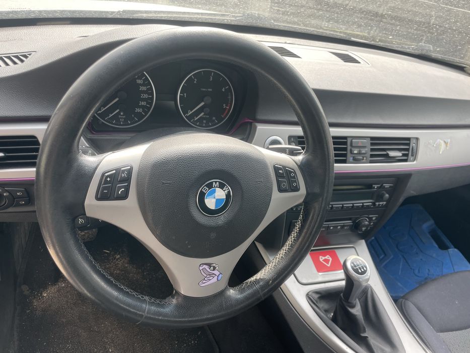 Dezmembrez bmw 320d e90