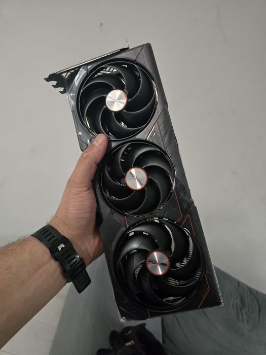 Настолен компютър-9070XT