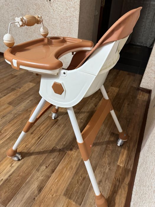 Стульчик для кормления почти новый