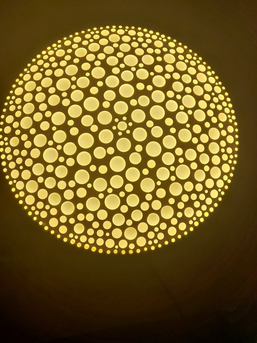 Продавам голяма лед лампа за таван