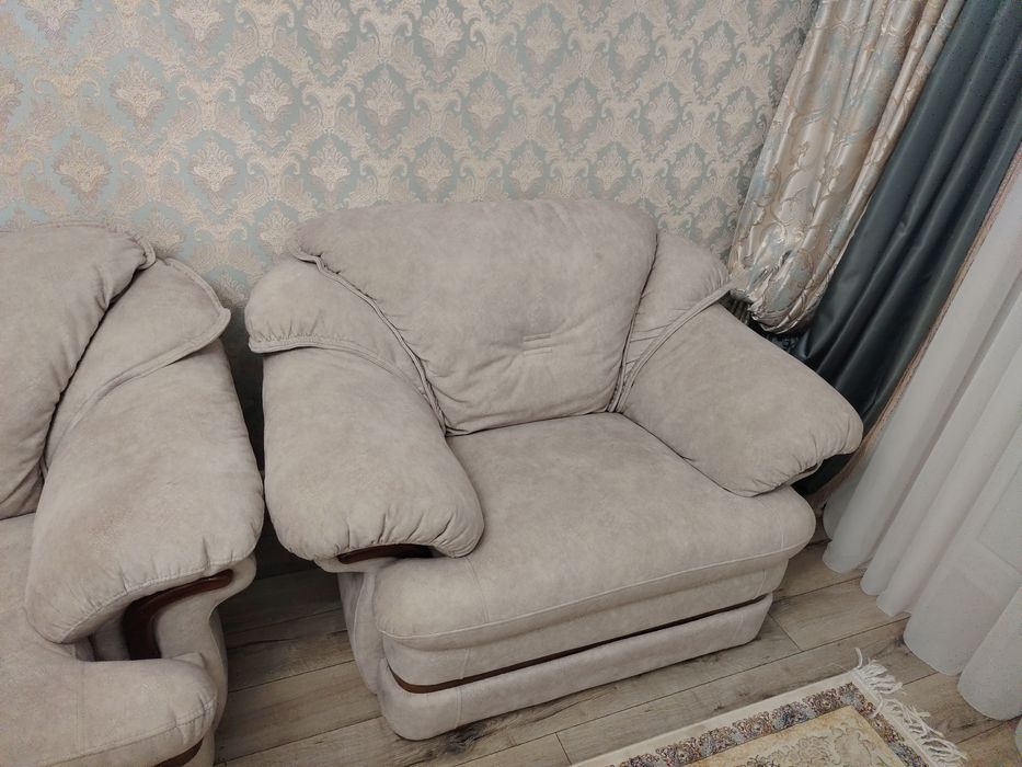 Диван с креслами