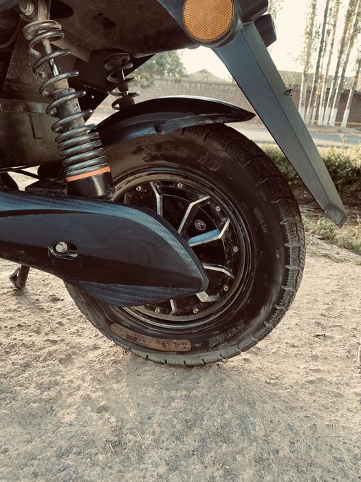 Elektra skuter yangidey