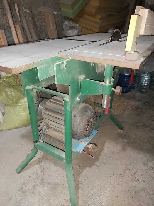 Деревообрабатывающий станок