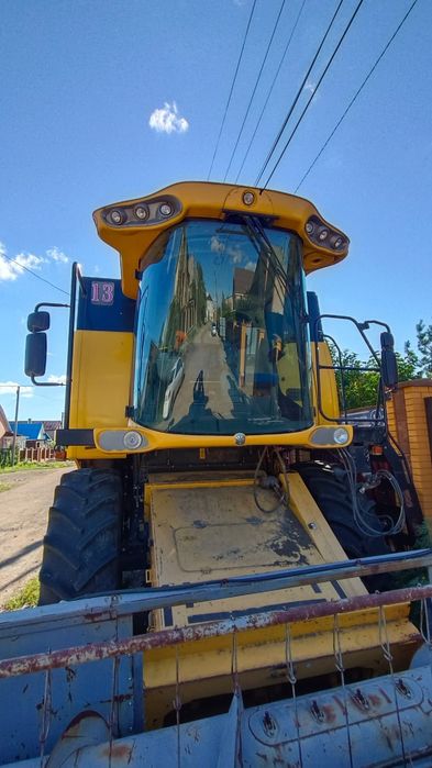 Комбаин New Holland