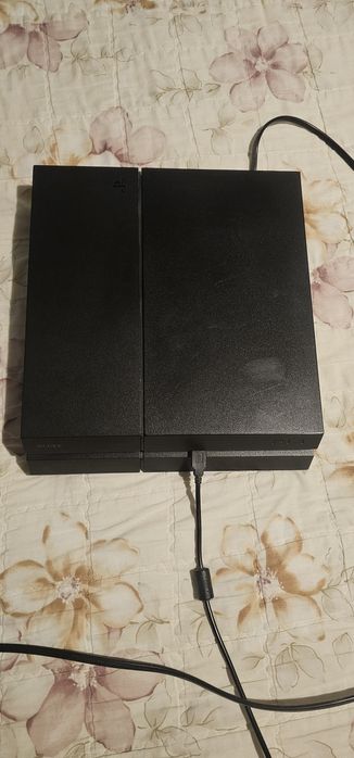 Продаётся ps4 б/у