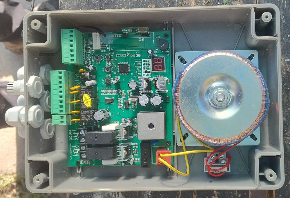 Kit automatizare porti batante