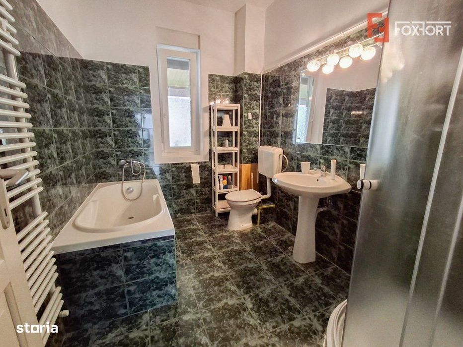Apartament 3 camere decomandat de inchiriat la casa, zona Crisan