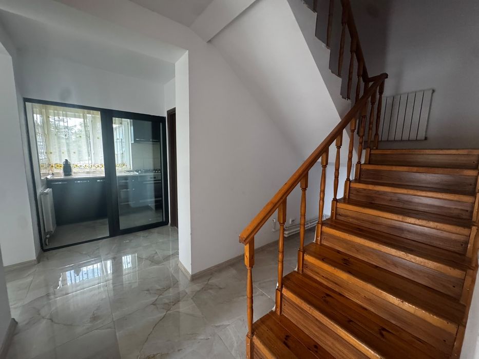 Casa de vanzare in Cheia-ideala pentru locuit sau vacanta