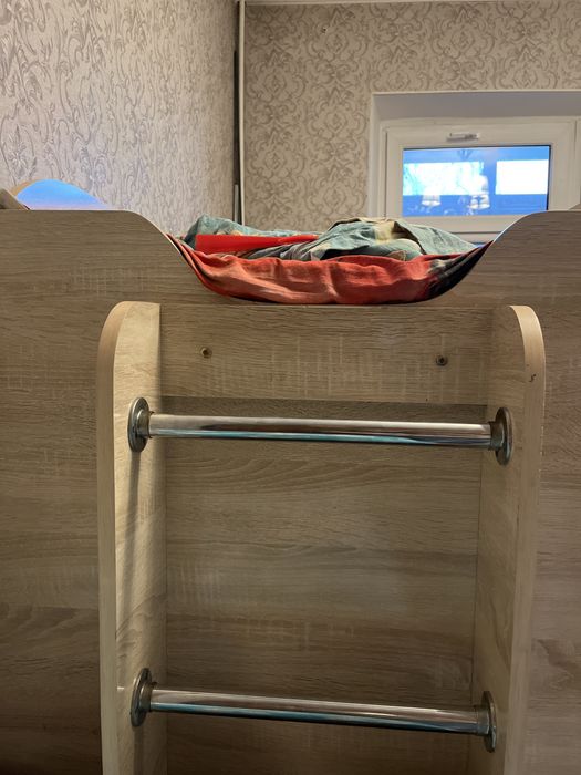 Продам двухъярусную кровать