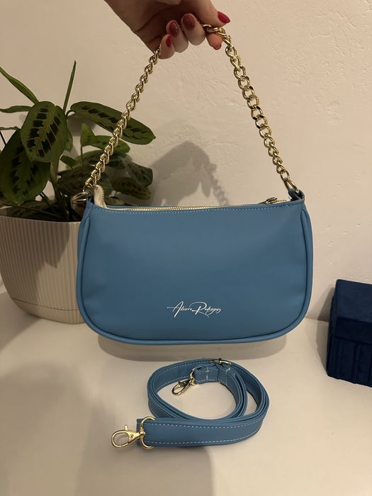 Нова чанта Alviero Rodriguez