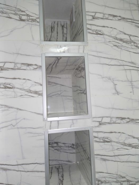 Продава четиристаен отличен в центъра