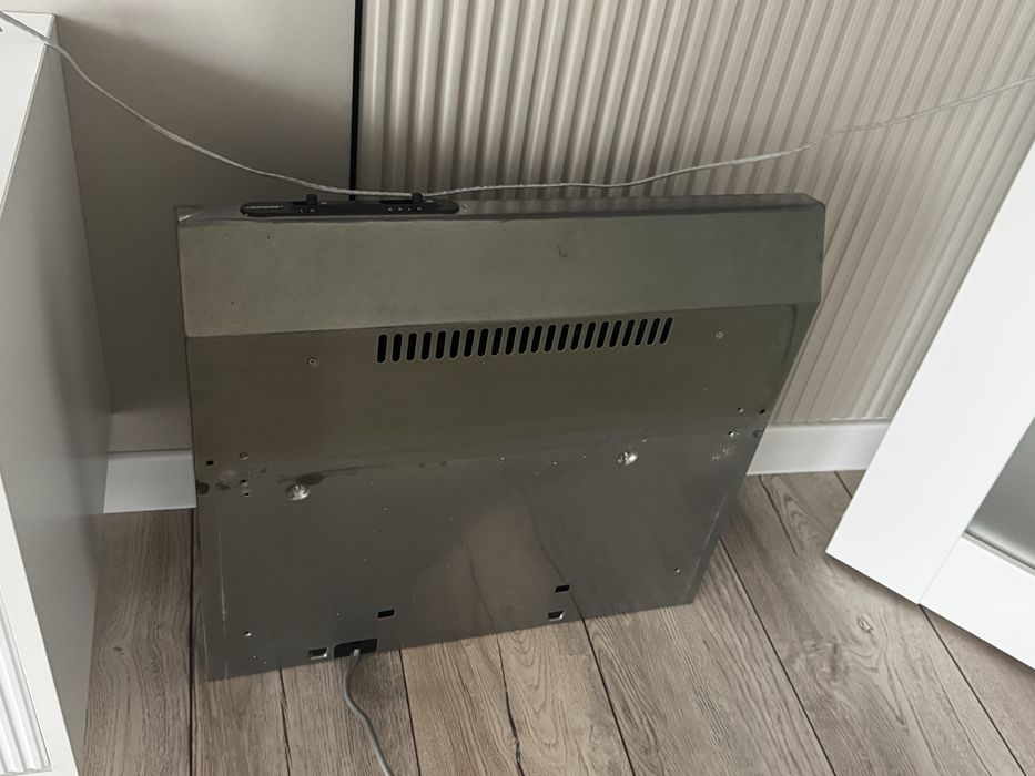 Продам вытяжку , в нормальном состоянии