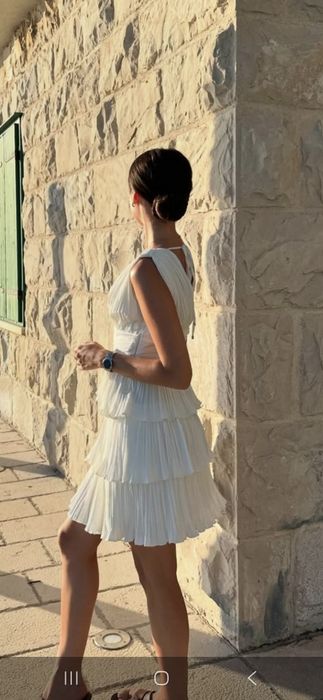 Елегантна бяла рокля, размер 38