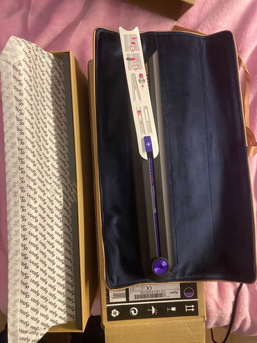 Aparat de indreptat părul Dyson