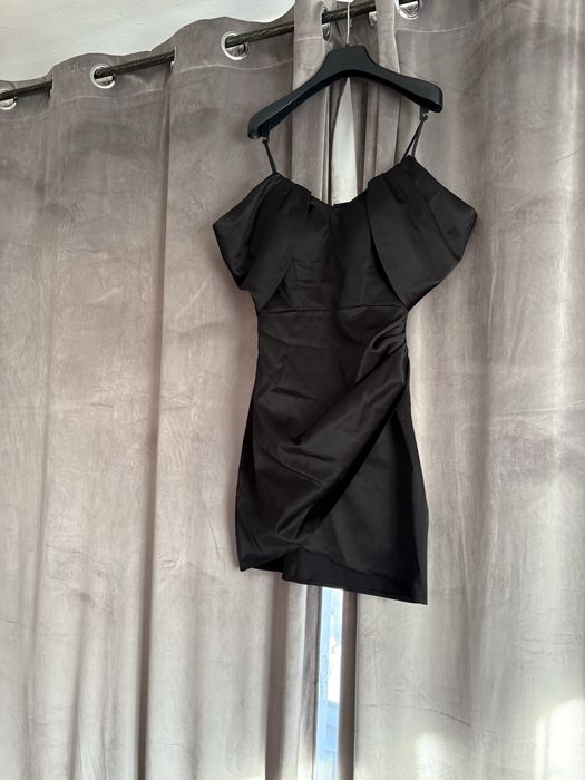 Rochie neagra scurta